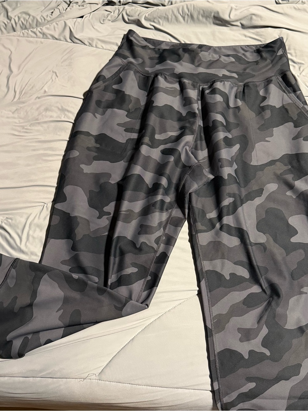 Old Navy Gray & Black Camo Joggers